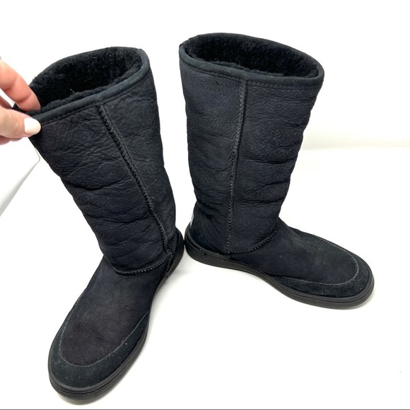 Ugg Aussie Land Black Leather Mid Shaft Cozy Sheep Skin Boots - Picture 6 of 8